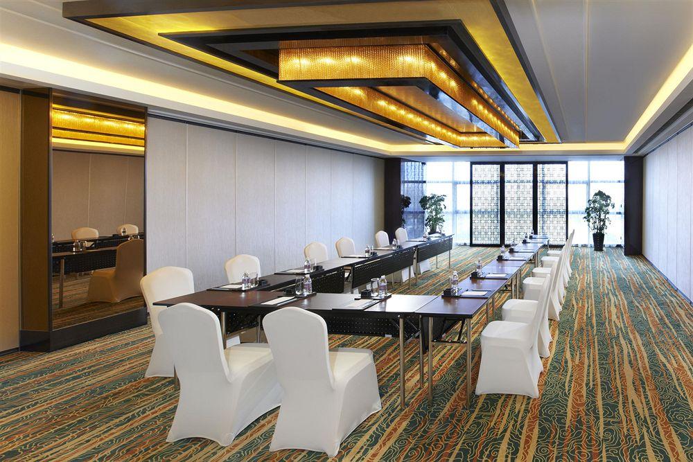 Sheraton Shanghai Waigaoqiao Hotel Exterior photo