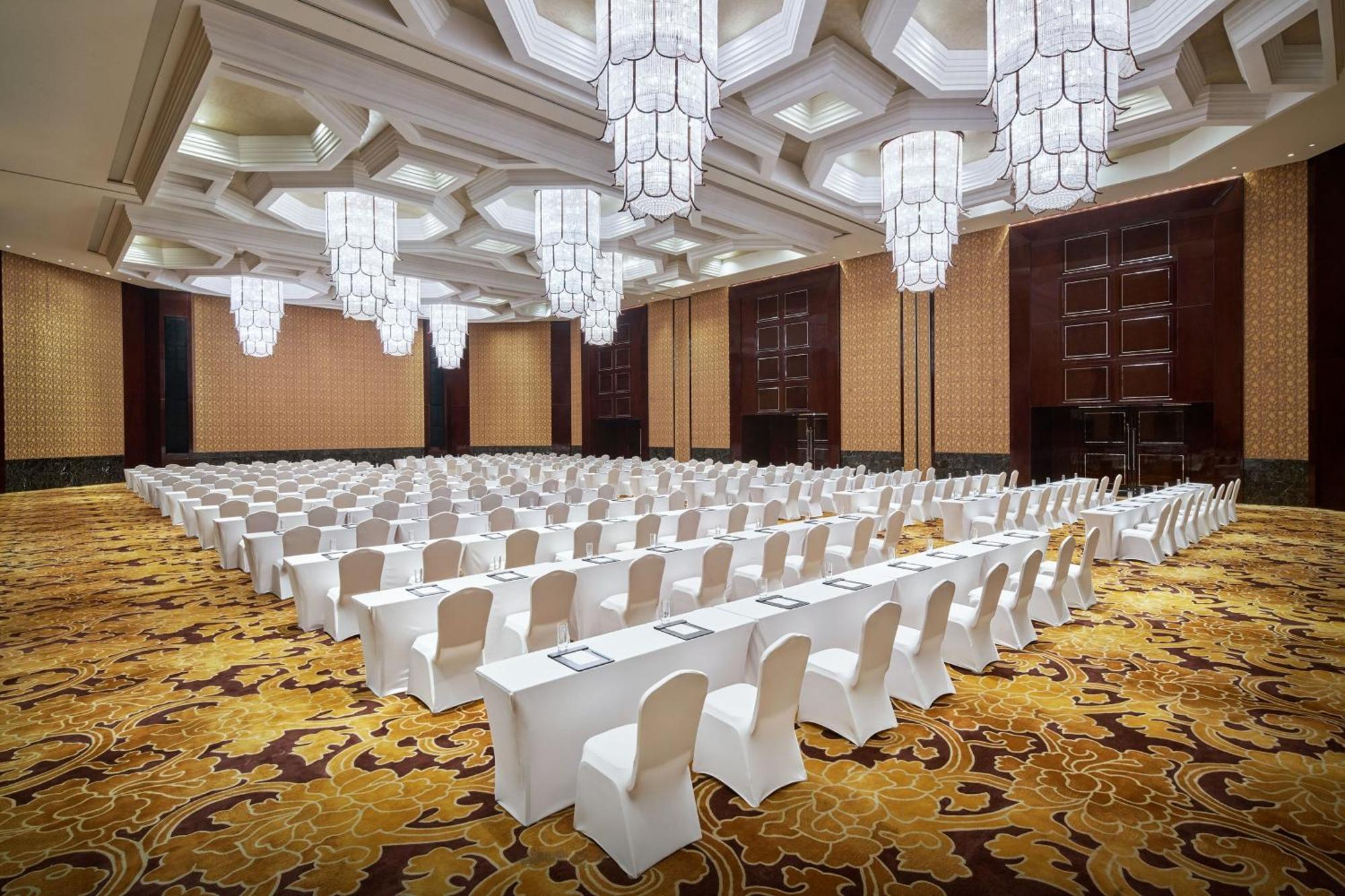 Sheraton Shanghai Waigaoqiao Hotel Exterior photo