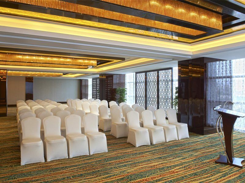 Sheraton Shanghai Waigaoqiao Hotel Exterior photo