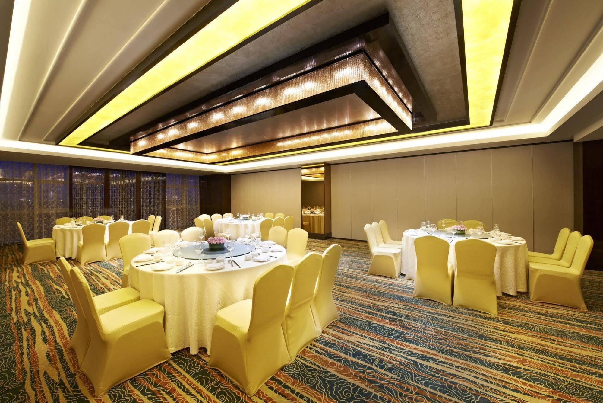 Sheraton Shanghai Waigaoqiao Hotel Exterior photo